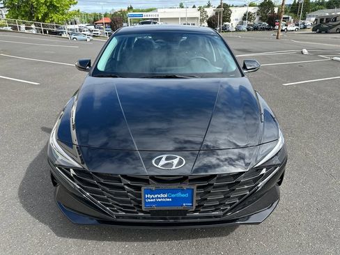 Certified 2023 Hyundai Elantra Limited FWD image 9