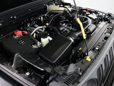 Used 2022 Jeep Wrangler Unlimited Rubicon w/ Xtreme Recon 35" Tire Package image 39