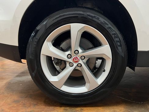 Used 2020 Jaguar F-PACE Premium image 12