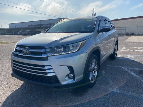 Used 2018 Toyota Highlander Limited image 7