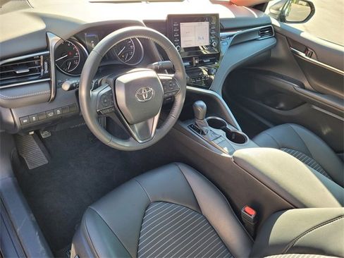 Used 2024 Toyota Camry SE image 7