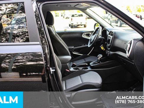 Used 2025 Kia Soul LX w/ LX Technology Package FWD image 20