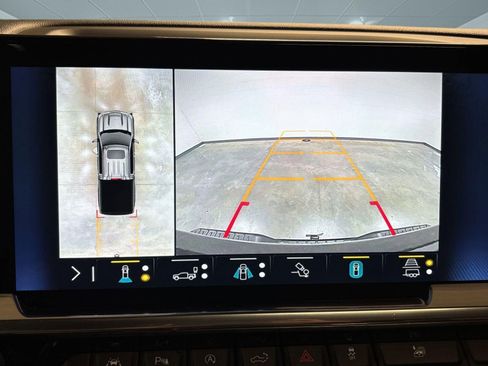 Used 2023 Chevrolet Silverado 1500 High Country image 26