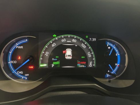 Used 2024 Toyota RAV4 SE image 21