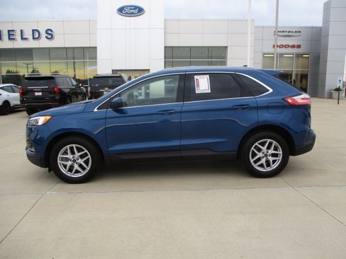 Used 2024 Ford Edge SEL w/ Convenience Package AWD/4WD image 3