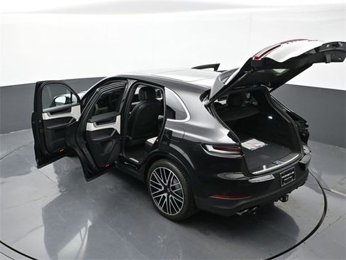 New 2025 Porsche Cayenne E-Hybrid image 29