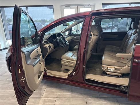 Used 2016 Honda Odyssey Touring Elite image 12