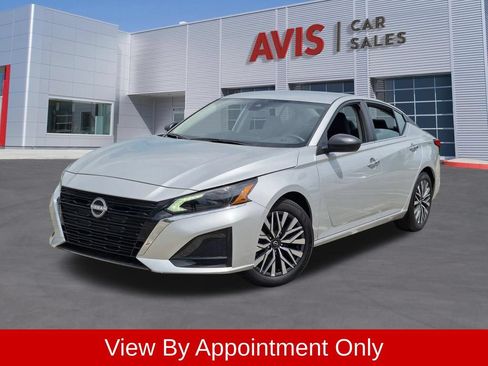 Used 2025 Nissan Altima 2.5 SV FWD image 1