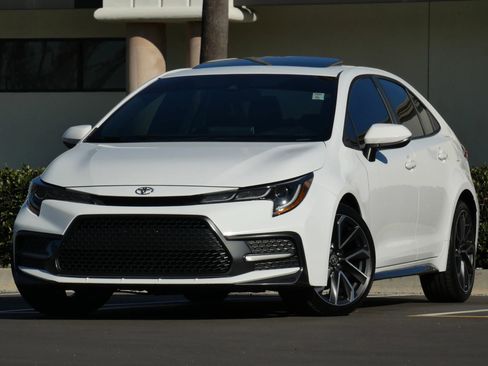 Used 2020 Toyota Corolla XSE image 4