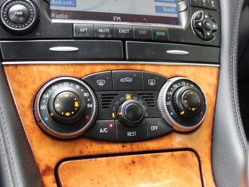 Used 2007 Mercedes-Benz SL 550 SL 550 Roadster 2D image 28