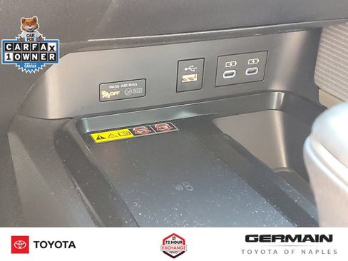 Used 2025 Toyota Camry SE w/ Convenience Package FWD image 32
