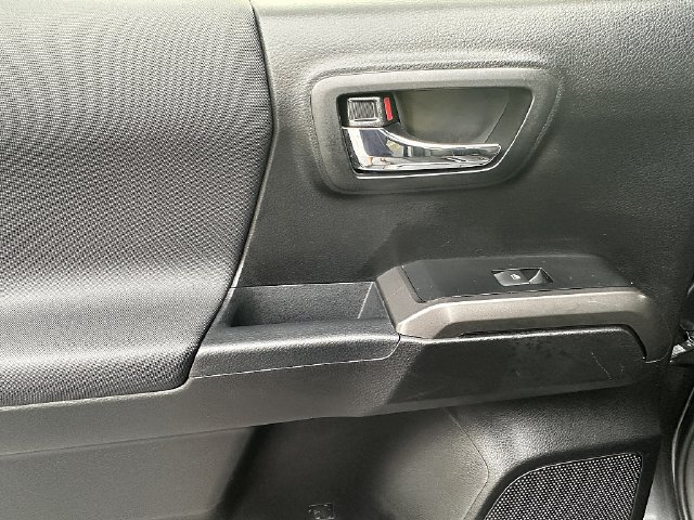 Used 2019 Toyota Tacoma TRD Sport RWD image 17