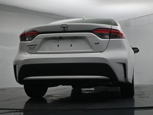Used 2021 Toyota Corolla LE FWD image 21