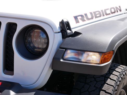 Used 2023 Jeep Gladiator Rubicon w/ Cold Weather Group AWD/4WD image 5