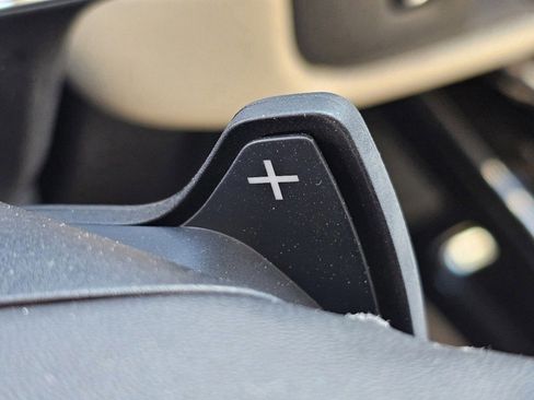 Used 2025 Lincoln Corsair AWD w/ Equipment Group 101A image 10