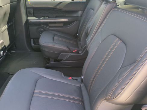 Used 2024 Ford Expedition Platinum image 20