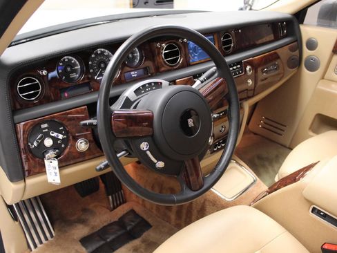 Used 2007 Rolls-Royce Phantom Sedan RWD image 11