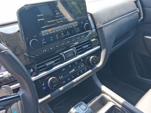 Used 2025 Nissan Pathfinder Platinum AWD/4WD image 13