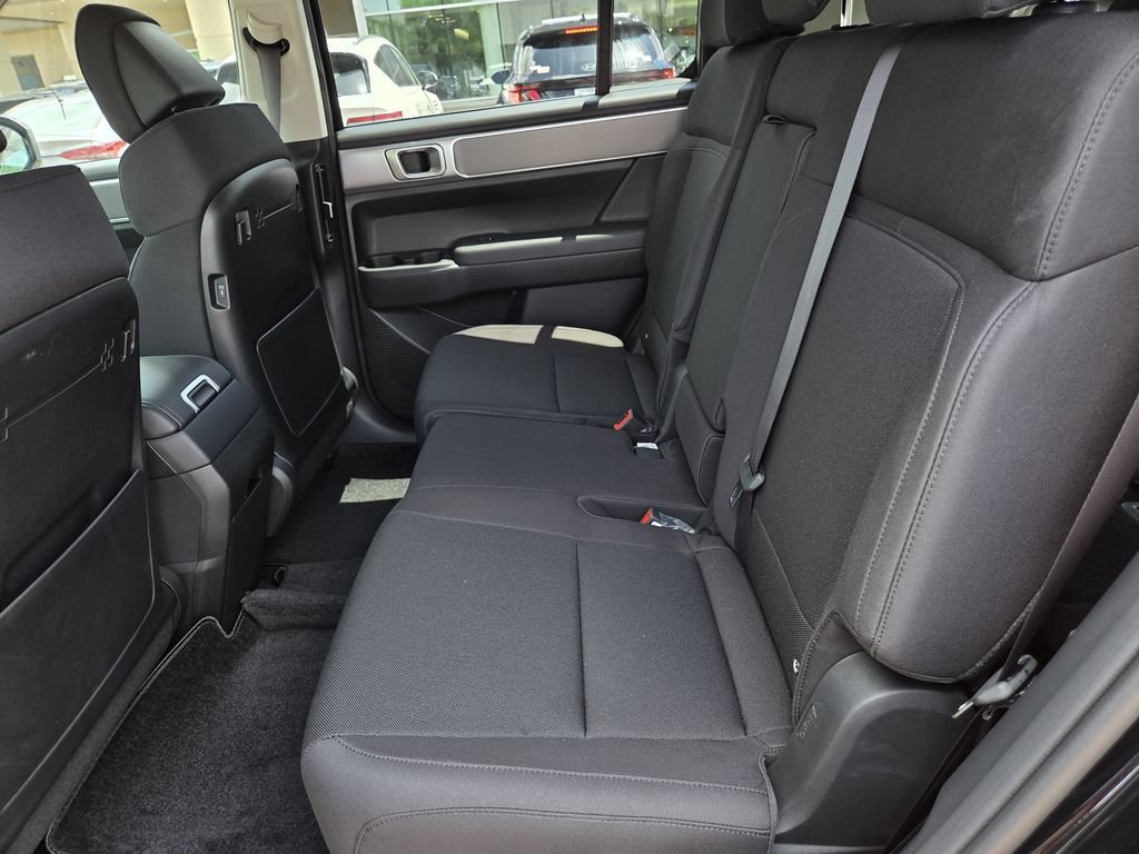 Used 2026 Hyundai Santa Fe SE FWD image 15