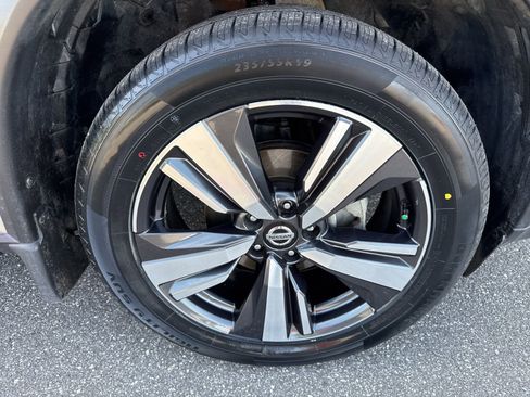 Used 2021 Nissan Rogue Platinum AWD/4WD image 9