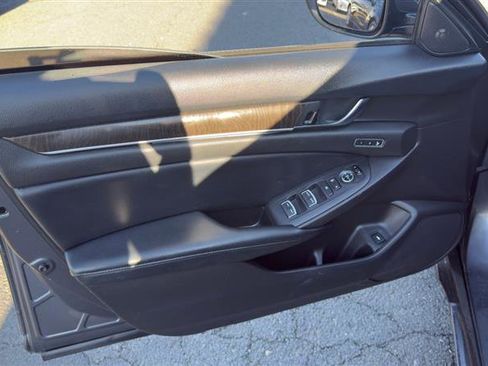 Used 2018 Honda Accord EX-L image 11