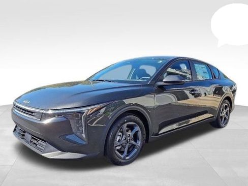 New 2025 Kia K4 LXS image 2