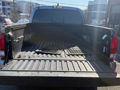 Used 2020 Toyota Tacoma SR5 image 18