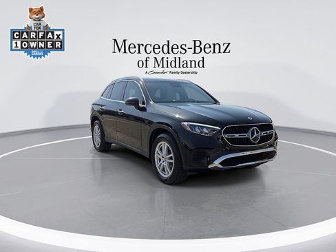 Certified 2025 Mercedes-Benz GLC 300 image 2