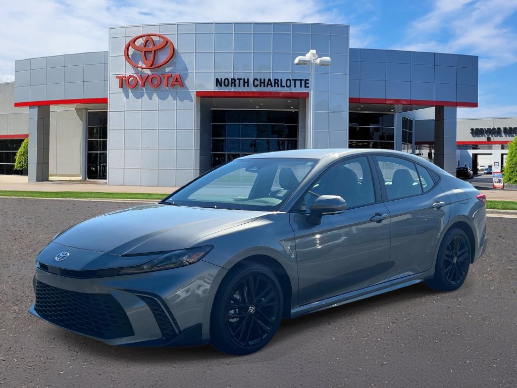 Used 2026 Toyota Camry SE FWD image 5