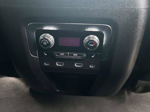 Used 2024 GMC Yukon AT4 w/ Technology Package image 19