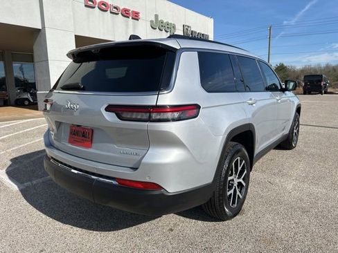 Certified 2024 Jeep Grand Cherokee L Limited w/ Luxury Tech Group II image 7