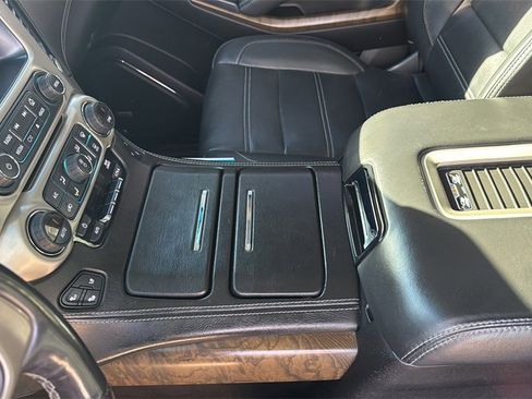 Used 2018 GMC Yukon Denali image 17