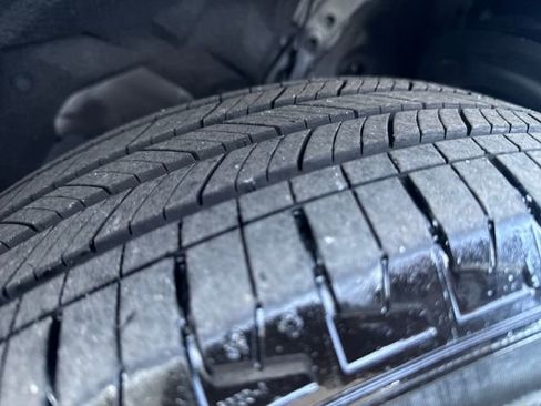 Used 2023 Toyota RAV4 Limited image 28