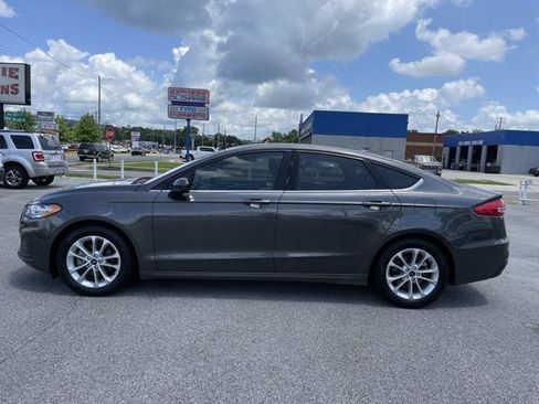 Used 2019 Ford Fusion SE FWD image 8
