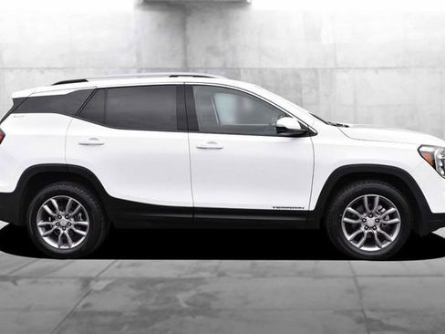 Used 2024 GMC Terrain SLT image 5