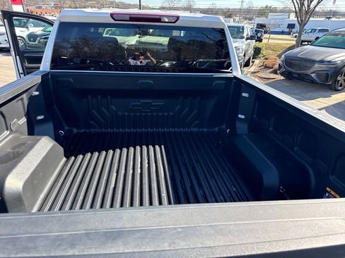 Used 2023 Chevrolet Silverado 1500 LT image 24