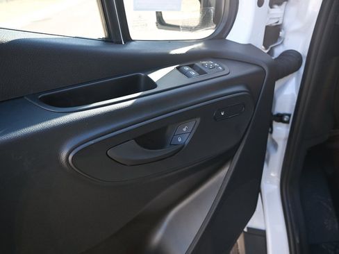 Used 2025 Mercedes-Benz Sprinter 2500 image 8