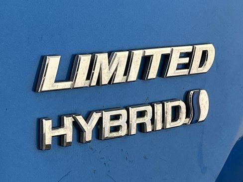 Used 2018 Toyota RAV4 Limited w/ Advanced Technology Package AWD/4WD image 32