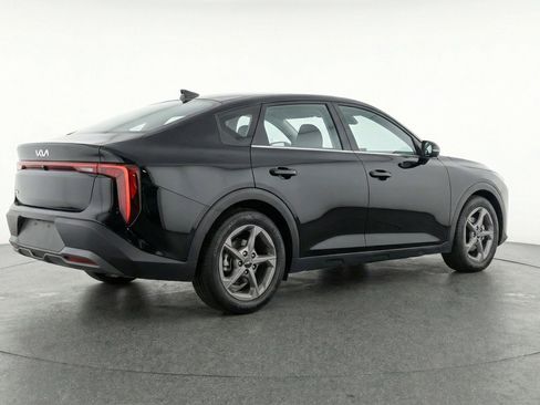 Used 2025 Kia K4 FWD image 9