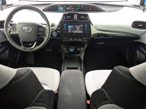 Used 2019 Toyota Prius LE image 17