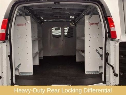 Used 2025 Chevrolet Express 3500 Work Van w/ Driver Convenience Package image 16