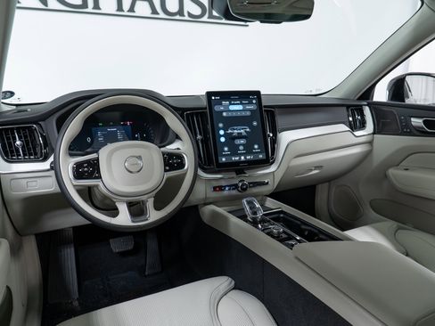 New 2026 Volvo XC60 B5 Ultra w/ Climate Package image 16