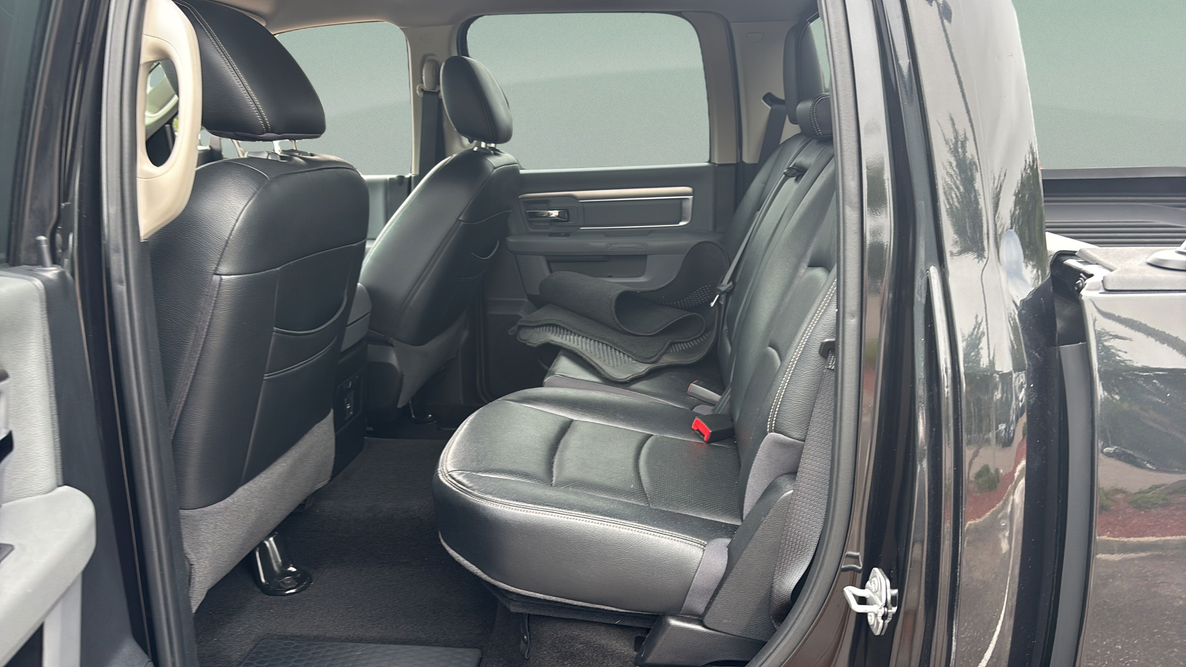 Used 2015 RAM 1500 Lone Star RWD image 13