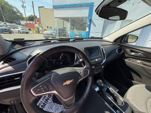 Used 2023 Chevrolet Equinox LT FWD image 20
