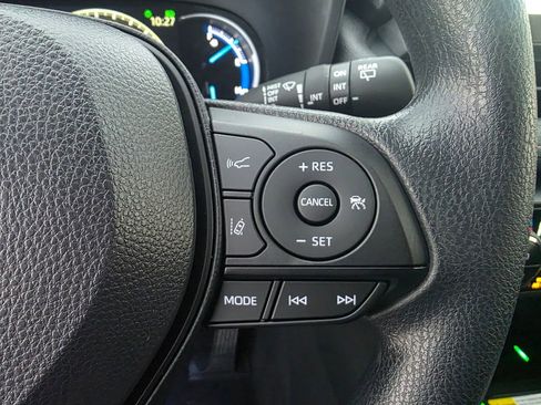 Used 2025 Toyota RAV4 XLE image 11