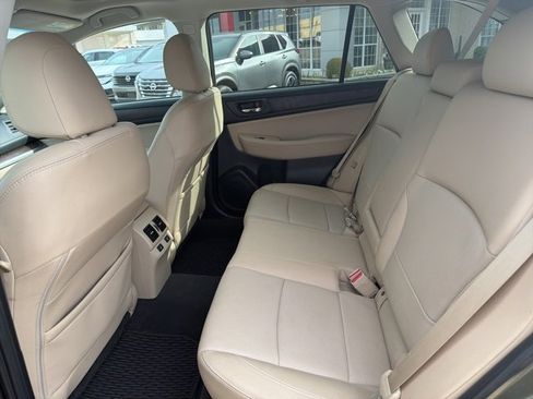 Used 2017 Subaru Outback 2.5i Limited image 11