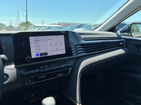 Used 2025 Toyota Camry LE FWD image 30