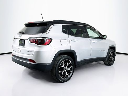 Used 2025 Jeep Compass Limited AWD/4WD image 9