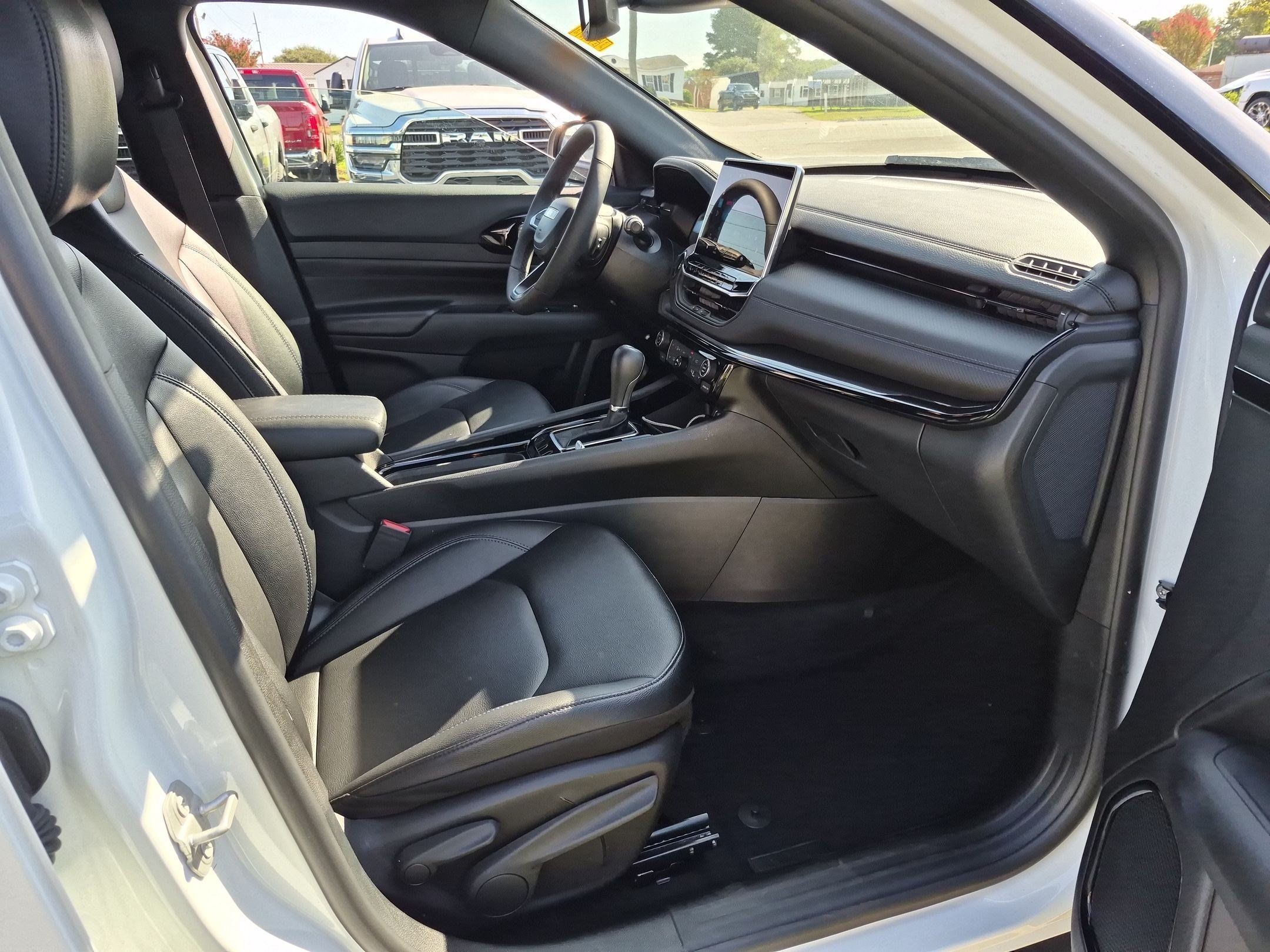 Used 2026 Jeep Compass Limited AWD/4WD image 21