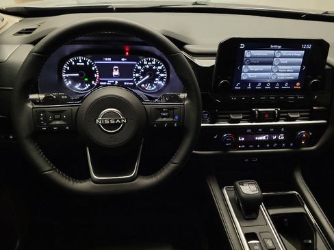 Used 2022 Nissan Pathfinder SL w/ SL Premium Package FWD image 22